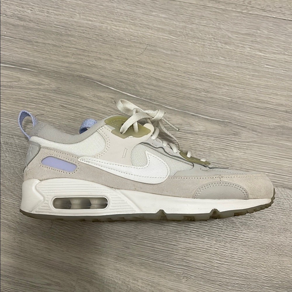 Nike Women's Sneakers in White and Gray